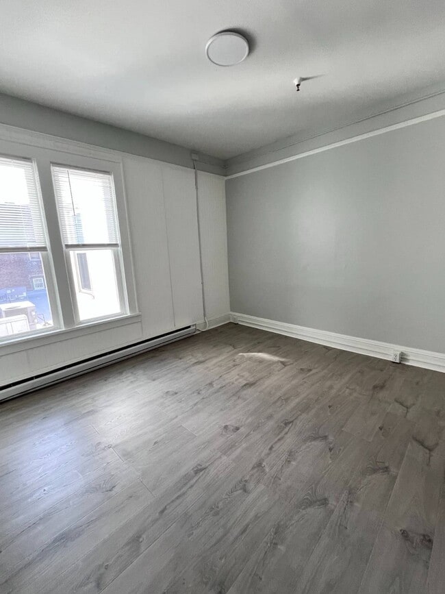 Building Photo - 132 Jay St