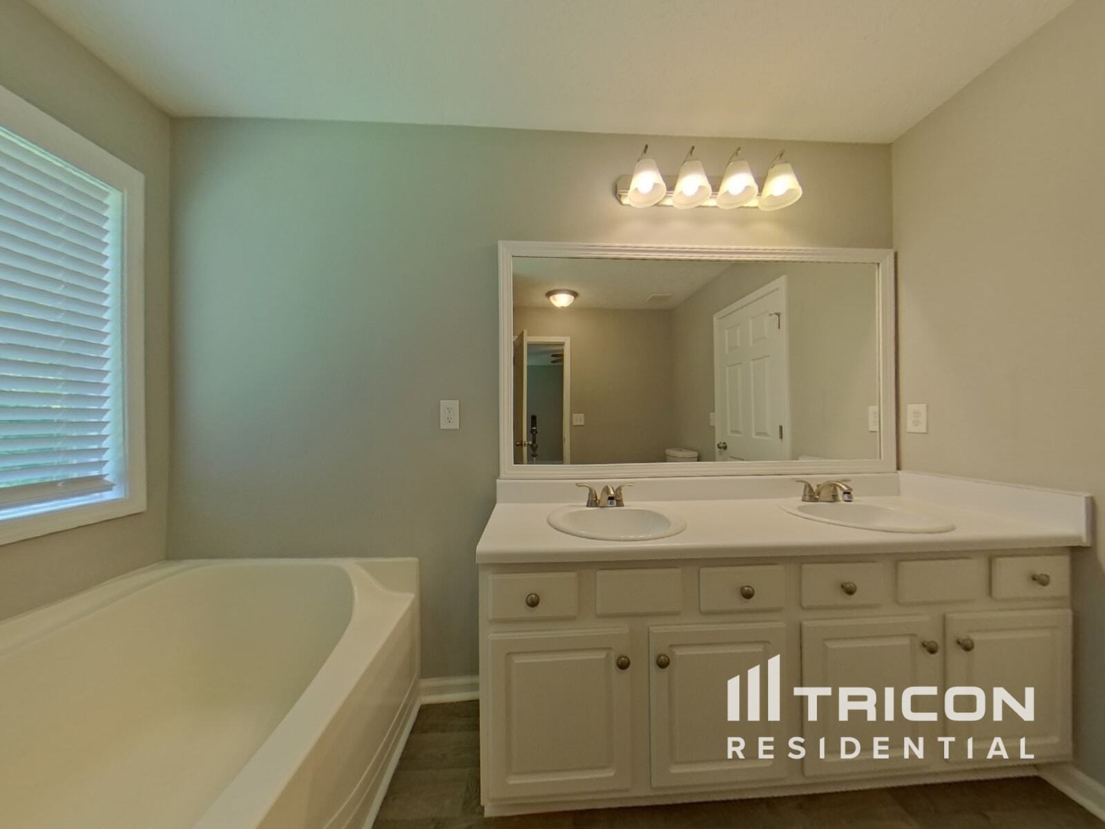 Building Photo - 34 Paradise Way