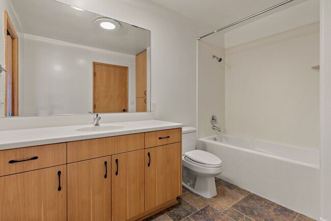 Building Photo - Expansive View of San Diego Bay! Double Ca...