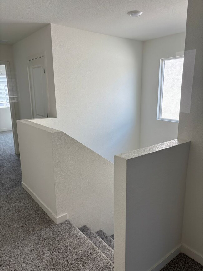 Building Photo - Stunning Roseville 4/3 New Build!  Please ...