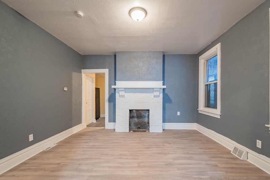 Building Photo - 435 N Graham St