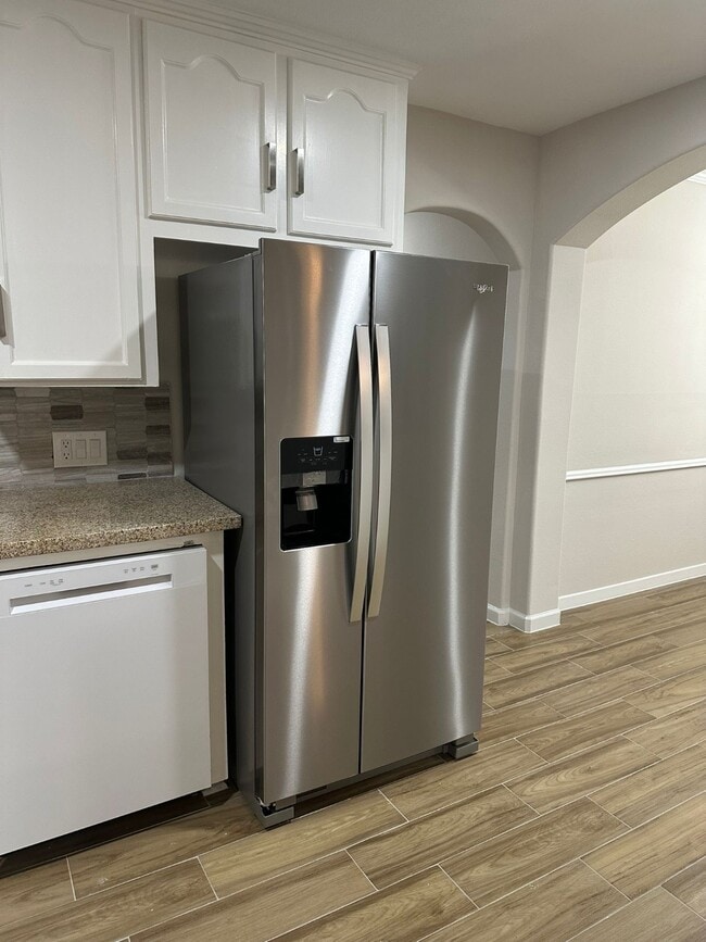 Building Photo - 119 Lakewood Dr