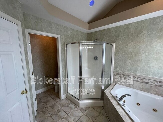 Building Photo - 6031 Broadstone Ct