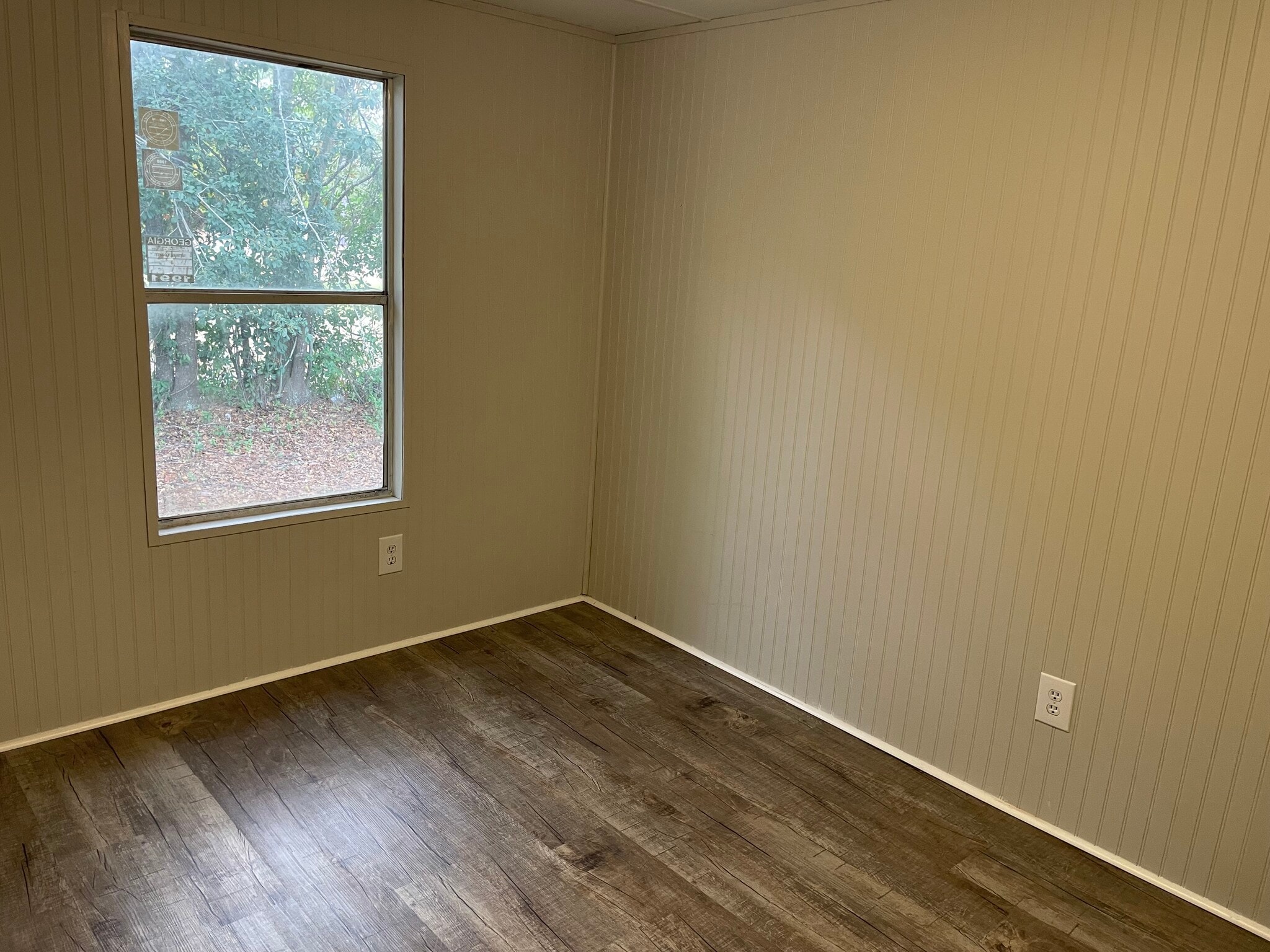 Building Photo - 176 Circle Dr