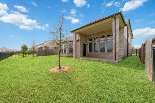 Building Photo - 75 Carmel Dr