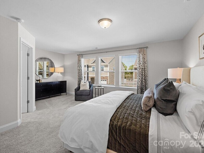 Primary Photo - 4131 Walking Ridge Rd