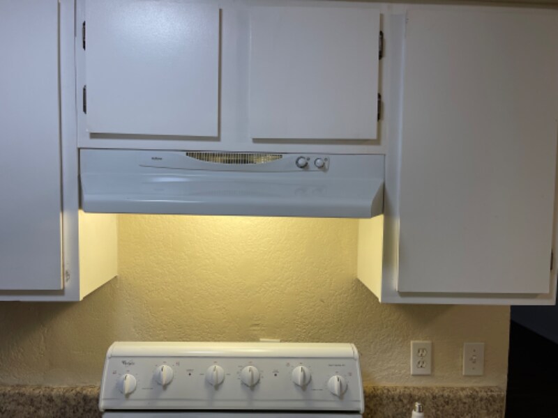 Building Photo - 6841 S Creek Dr