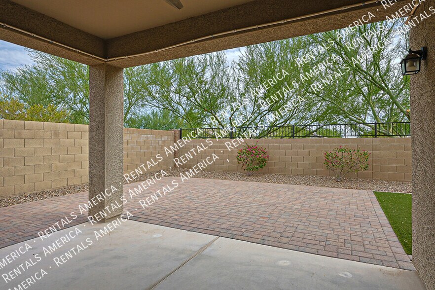 Building Photo - 13607 W Briles Rd