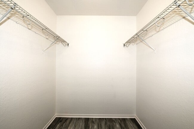 Building Photo - 5 bed | 3 bath | Corner lot | Fully remode...