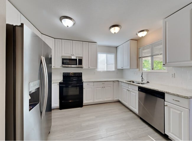 Building Photo - 4107 S Lewiston Cir
