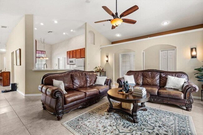 Building Photo - 805 Lewis Pl