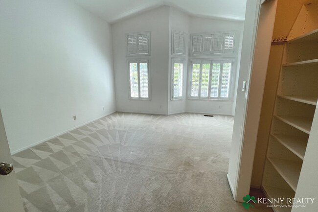 Building Photo - Stunning 3 Bedroom, 2 Bathroom Home in San Carlos