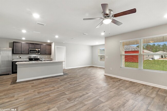 Building Photo - 7944 Pickwick Dr.