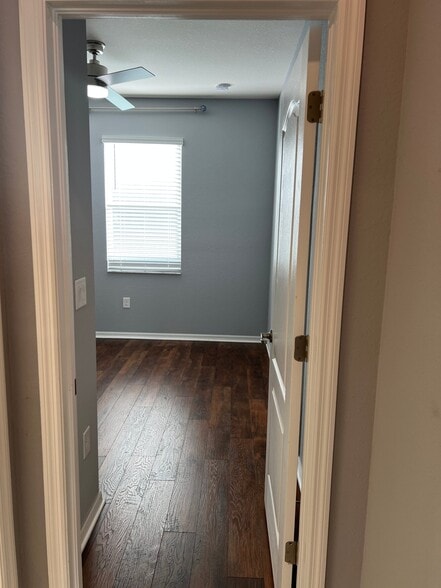 Building Photo - 4351 Bluegrass Dr
