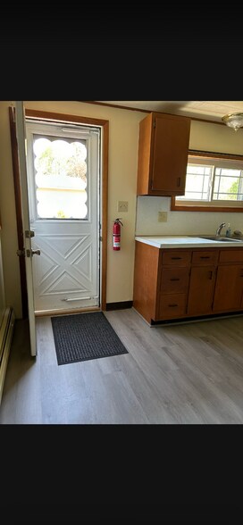 Building Photo - 206 W Beaver St