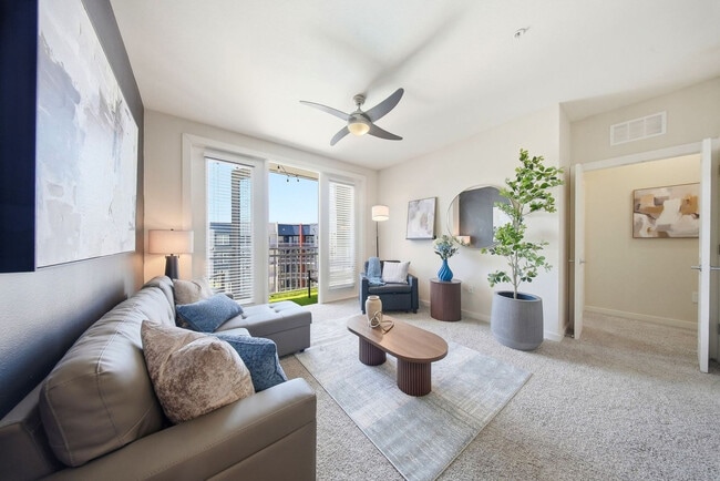 Building Photo - 1702 W Cleveland St