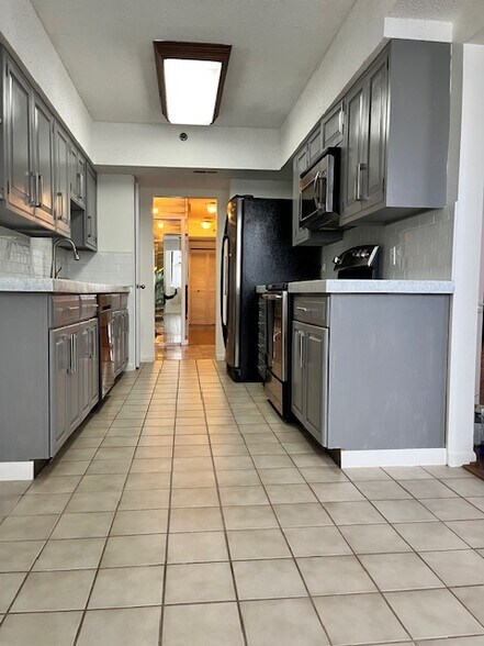 Building Photo - 5505 Seminary Rd