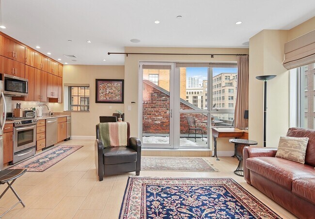 Building Photo - 99-105-105 Broad St