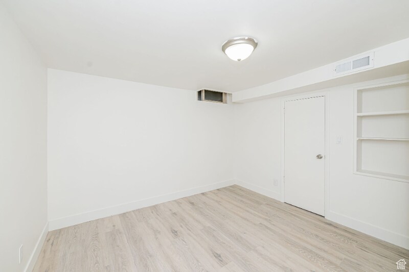 Building Photo - 561 N Beverly Ave