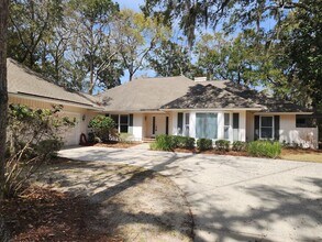 Building Photo - **AVAILABLE IN JUNE ** Landings Executive 3 Bedroom home
