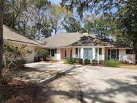 Building Photo - **AVAILABLE IN JUNE ** Landings Executive 3 Bedroom home