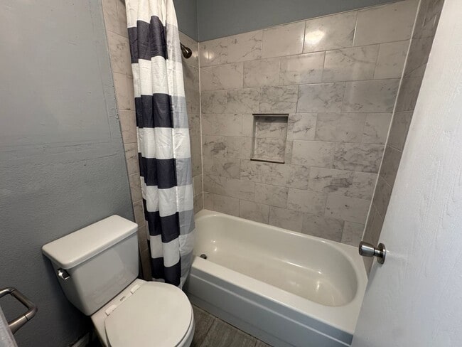 Building Photo - Clean & Comfortable 2 Bed / 2 Bath Condo – Central Reno – $1,450/mo