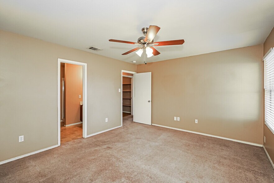 Building Photo - 10001 Chrysalis Dr
