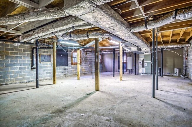 Building Photo - 3888 Viking Ct NW