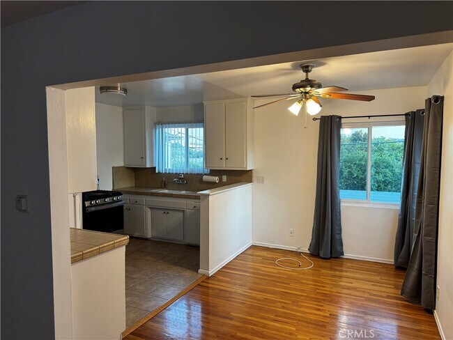 Building Photo - 14222 Sylvan St