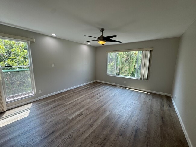 Building Photo - 2348 La Costa Ave