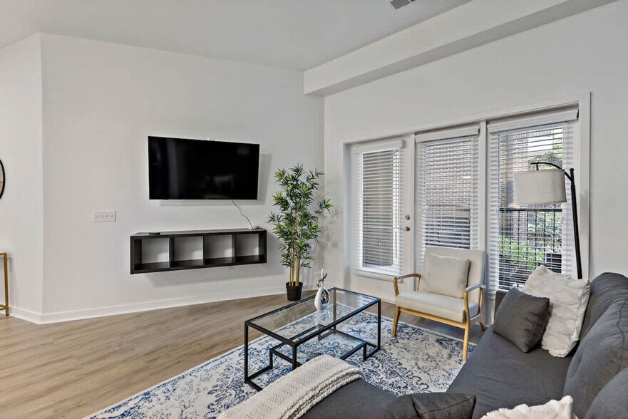 Building Photo - 205 S Kings Dr