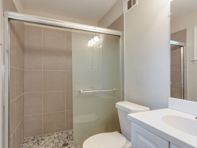 Building Photo - Beautiful Renovated 3 Bedroom 2 Bathroom in Whitehaven!