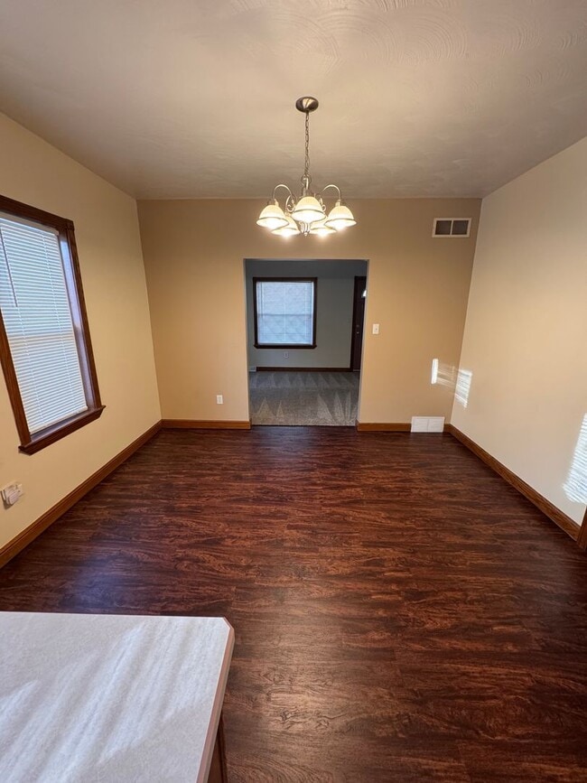 Building Photo - 27 Gordon St