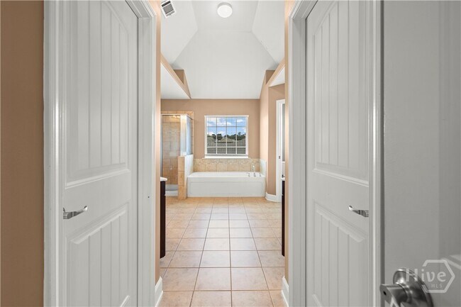 Building Photo - 219 Byron Dr