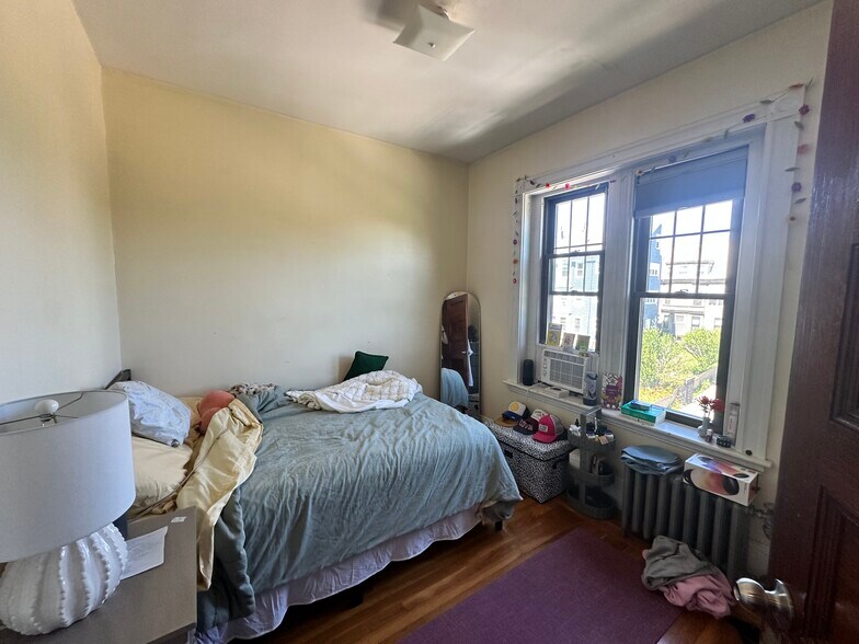 Building Photo - 174 Saint Alphonsus St