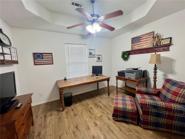 Building Photo - 800 Sienna Dr