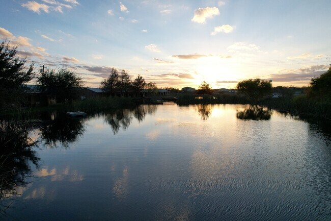 Building Photo - 126 Alton Ave