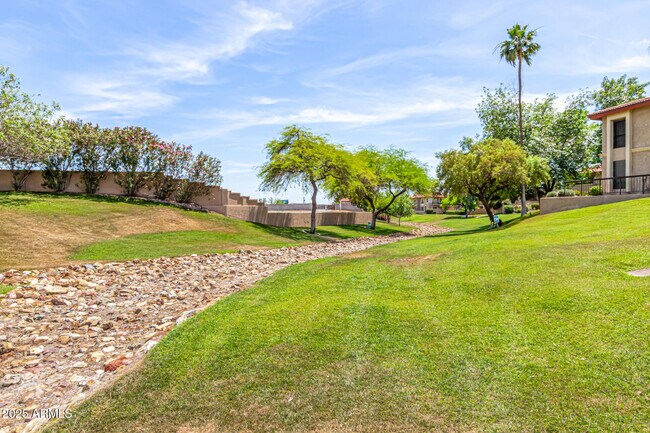Building Photo - 10410 N Cave Creek Rd