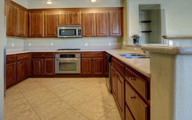 Building Photo - Step into  luxurious simplicity