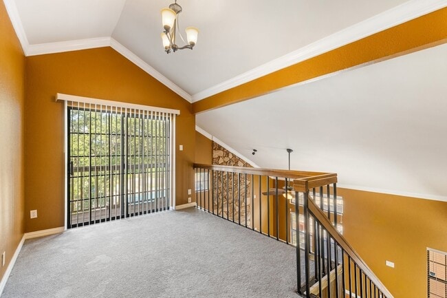 Building Photo - 602 Mission Cir