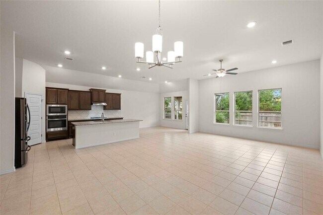 Building Photo - 182 Palmillas Dr