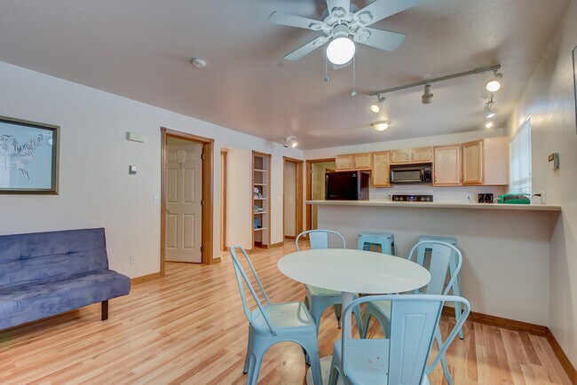 Building Photo - 103 S 14th St