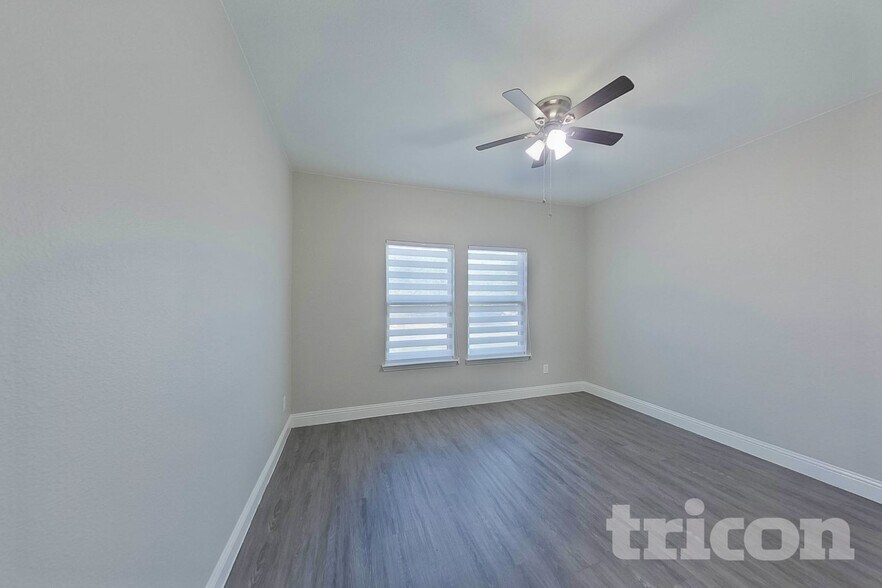 Building Photo - 1908 Carrington Dr