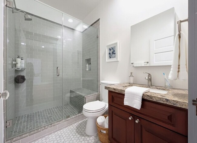 Building Photo - 929 W 23rd St