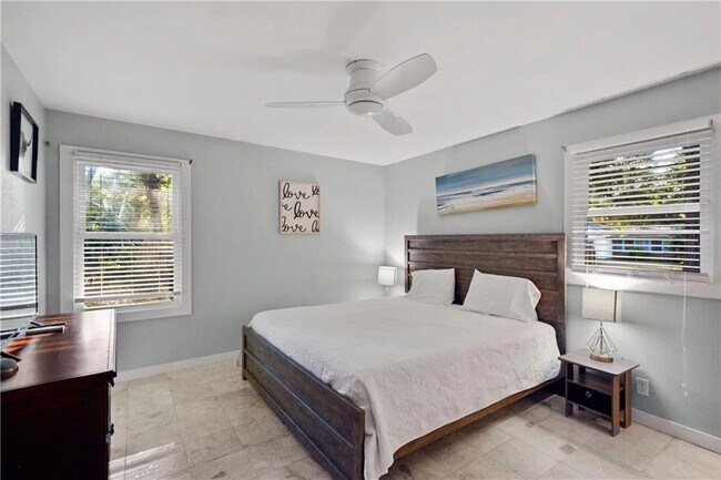 Building Photo - 900 Mallery St