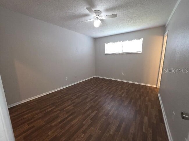 Building Photo - 843 Grove Ave