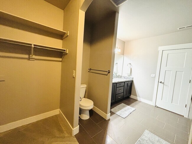 Building Photo - 11528 4055 W