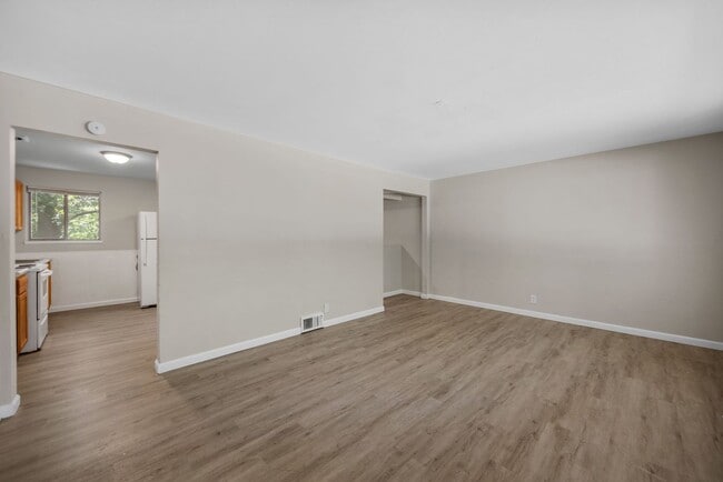 Building Photo - 3 bd /1 ba