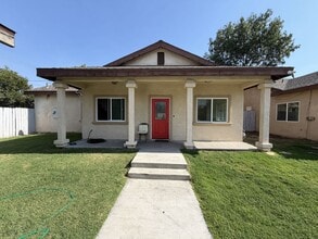 Building Photo - RV T 7216 Yates St