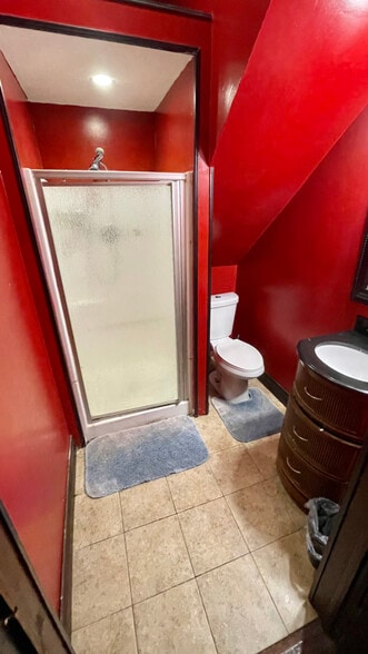 Building Photo - 1721 Clarendon Ave